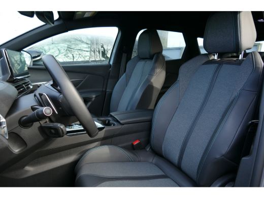 Peugeot 3008 1.6 plug-in Hybrid 180 Allure Camera | 19" Lichtmetaal | Digitaal Dashboard | Carplay | Parkeerse... ActivLease financial lease