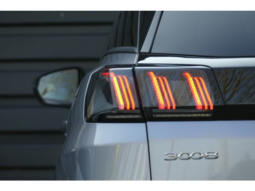 Peugeot 3008 1.6 plug-in Hybrid 180 Allure Camera | 19" Lichtmetaal | Digitaal Dashboard | Carplay | Parkeerse... ActivLease financial lease