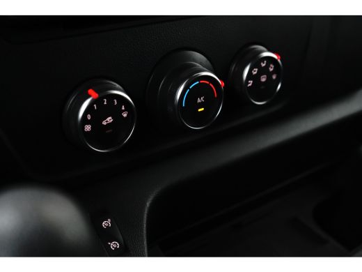 Renault Master T35 2.3 dCi 150 L2H2 AUTOMAAT | Achteruitrijcamera | Cruise control | Navigatiesysteem full map ActivLease financial lease