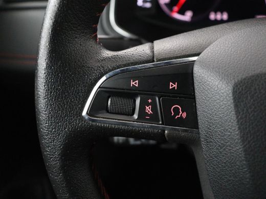 Seat Arona 1.0 TSI FR Intens Plus | Stoelverwarming | Leder/Alcantara | Adaptive cruise | Camera | Virtual C... ActivLease financial lease