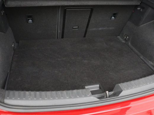 Seat Leon 1.5 eTSI FR Launch Edition | Stoelverwarming | Adaptive cruise | Carplay | Camera | Beats Pack | ... ActivLease financial lease