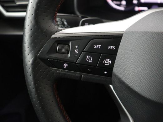 Seat Leon 1.5 eTSI FR Launch Edition | Stoelverwarming | Adaptive cruise | Carplay | Camera | Beats Pack | ... ActivLease financial lease