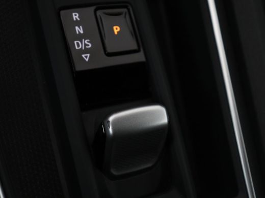 Seat Leon 1.5 eTSI FR Launch Edition | Stoelverwarming | Adaptive cruise | Carplay | Camera | Beats Pack | ... ActivLease financial lease