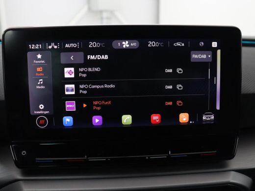 Seat Leon 1.5 eTSI FR Launch Edition | Stoelverwarming | Adaptive cruise | Carplay | Camera | Beats Pack | ... ActivLease financial lease