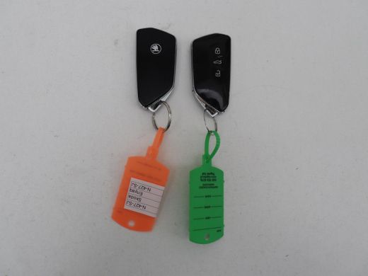 Skoda Enyaq iV 60 | Trekhaak | Carplay | Camera | Half leder | Navigatie | Parkeerhulp | Sfeerverlichting | Crui... ActivLease financial lease