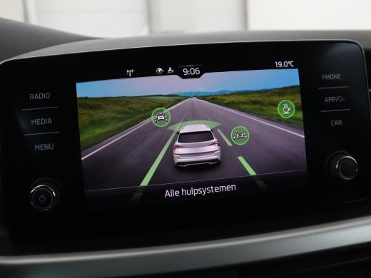 Skoda Kamiq 1.0 TSI Sport | Trekhaak | Sportstoelen | Carplay | Climate control | Parkeerhulp | Cruise contro... ActivLease financial lease