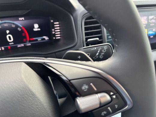 Skoda Karoq 1.5 TSI ACT 150pk | Led | Navi | A-Camera | Winter Pakket | Automaat | ActivLease financial lease