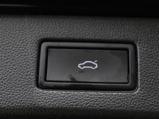 Volkswagen Arteon 1.4 TSI eHybrid R-Line | Panoramadak | Stoelverwarming | LED Plus | Sfeerverlichting | Carplay | ... ActivLease financial lease