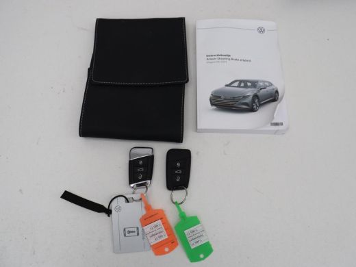 Volkswagen Arteon 1.4 TSI eHybrid R-Line | Panoramadak | Stoelverwarming | LED Plus | Sfeerverlichting | Carplay | ... ActivLease financial lease