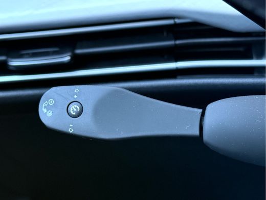 Volkswagen Golf 1.5 TSI Life Panoramadak, 18''Lmv, IQ Light, Winterpakket ActivLease financial lease