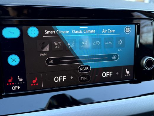 Volkswagen Golf 1.5 TSI Life Panoramadak, 18''Lmv, IQ Light, Winterpakket ActivLease financial lease