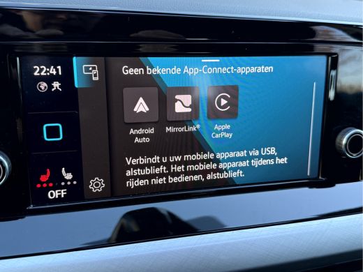 Volkswagen Golf 1.5 TSI Life Panoramadak, 18''Lmv, IQ Light, Winterpakket ActivLease financial lease