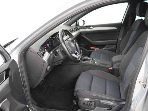 Volkswagen Passat 1.4 TSI PHEV GTE | Trekhaak | Adaptive cruise | Camera | Matrix LED | Keyless | Carplay | Navigat... ActivLease financial lease