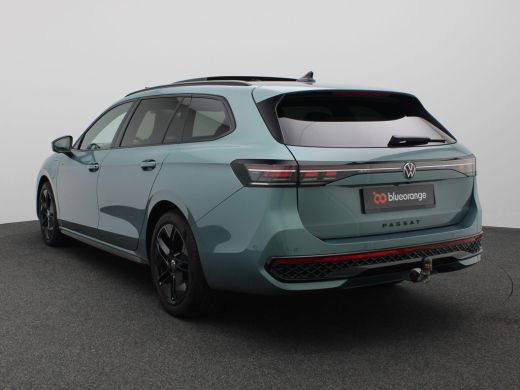 Volkswagen Passat Variant 1.5 eHybrid R-Line Edition 272PK DSG Leder, Black Style, Pano-Schuifdak, Trekhaak, Memory... ActivLease financial lease