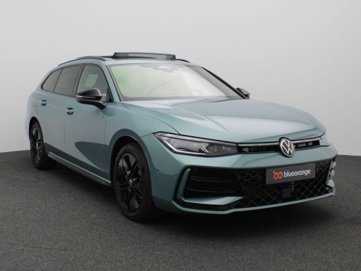Volkswagen Passat Variant 1.5 eHybrid R-Line Edition 272PK DSG Leder, Black Style, Pano-Schuifdak, Trekhaak, Memory... ActivLease financial lease