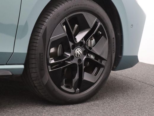 Volkswagen Passat Variant 1.5 eHybrid R-Line Edition 272PK DSG Leder, Black Style, Pano-Schuifdak, Trekhaak, Memory... ActivLease financial lease