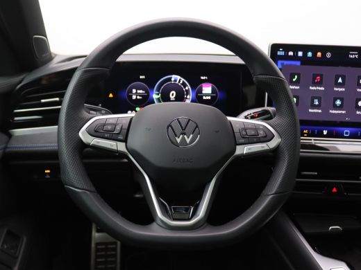 Volkswagen Passat Variant 1.5 eHybrid R-Line Edition 272PK DSG Leder, Black Style, Pano-Schuifdak, Trekhaak, Memory... ActivLease financial lease