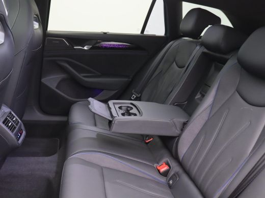 Volkswagen Passat Variant 1.5 eHybrid R-Line Edition 272PK DSG Leder, Black Style, Pano-Schuifdak, Trekhaak, Memory... ActivLease financial lease