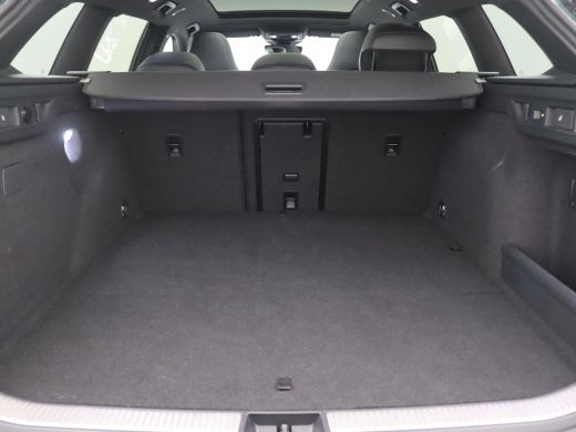 Volkswagen Passat Variant 1.5 eHybrid R-Line Edition 272PK DSG Leder, Black Style, Pano-Schuifdak, Trekhaak, Memory... ActivLease financial lease