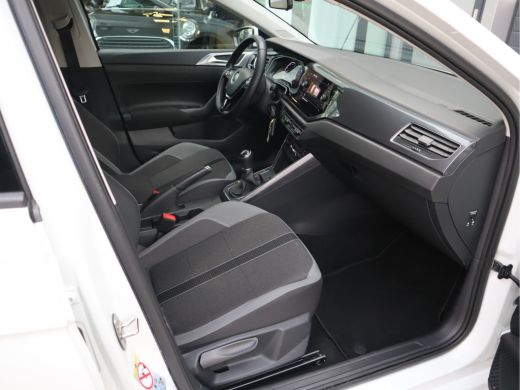 Volkswagen Polo 1.0 TSI Highline Business R Line Navi/Cruise/Pdc/ Carplay BTW auto ActivLease financial lease