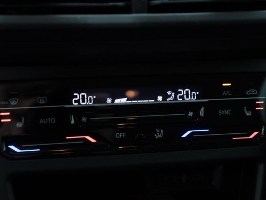 Volkswagen Polo 1.0 TSi Life Automaat | Adaptive Cruise | Virtual Cockpit | Stoelverwarming | 15 Inch | 76.278 Km ActivLease financial lease