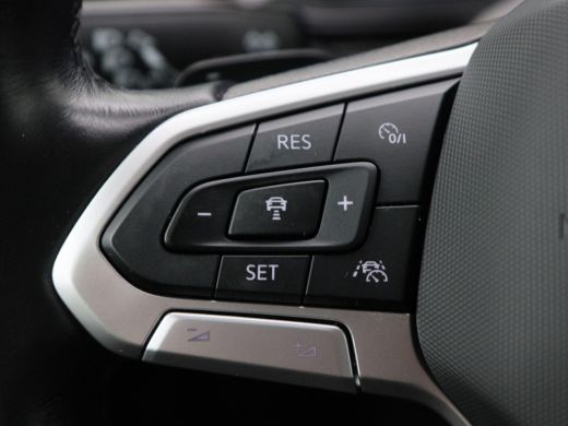 Volkswagen Polo 1.0 TSi Life Automaat | Adaptive Cruise | Virtual Cockpit | Stoelverwarming | 15 Inch | 76.278 Km ActivLease financial lease