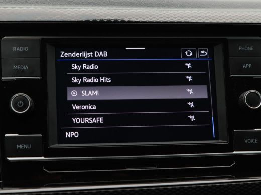 Volkswagen Polo 1.0 TSi Life Automaat | Adaptive Cruise | Virtual Cockpit | Stoelverwarming | 15 Inch | 76.278 Km ActivLease financial lease