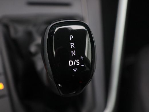 Volkswagen Polo 1.0 TSi Life Automaat | Adaptive Cruise | Virtual Cockpit | Stoelverwarming | 15 Inch | 76.278 Km ActivLease financial lease