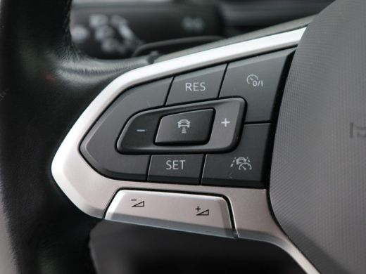 Volkswagen Polo 1.0 TSi Life Automaat | Adaptive Cruise | Virtual Cockpit | Stoelverwarming | 15 Inch | 76.278 Km ActivLease financial lease