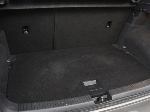 Volkswagen T-Cross 1.0 TSI Life Business | Carplay | Full LED | Keyless | Adaptive cruise | Navigatie | Parkeerhulp ... ActivLease financial lease