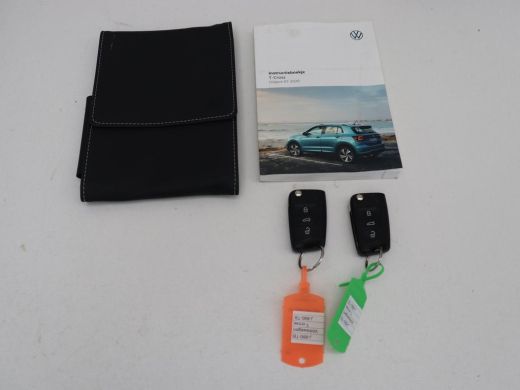 Volkswagen T-Cross 1.0 TSI Life Business | Carplay | Full LED | Keyless | Adaptive cruise | Navigatie | Parkeerhulp ... ActivLease financial lease