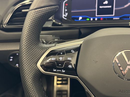 Volkswagen T-Roc 1.5 TSI 150PK R-LINE SPORT LEDER/NAVI/CAMERA ActivLease financial lease