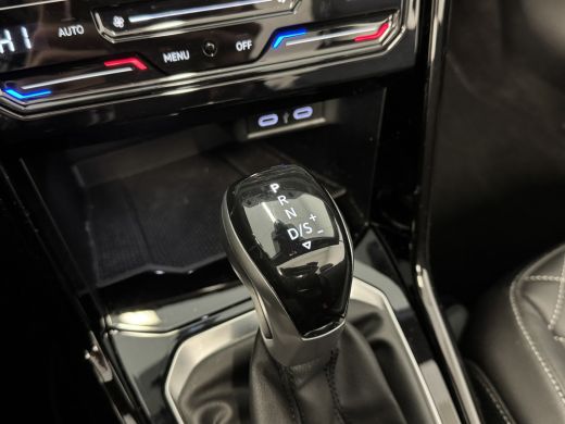 Volkswagen T-Roc 1.5 TSI 150PK R-LINE SPORT LEDER/NAVI/CAMERA ActivLease financial lease