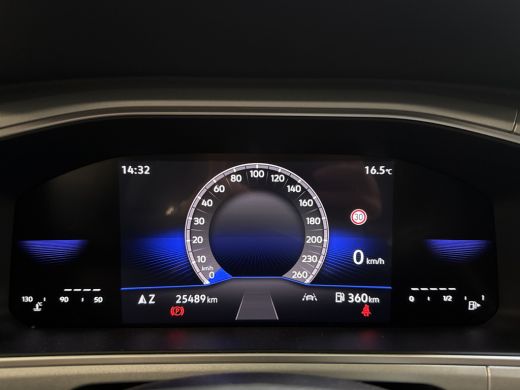 Volkswagen T-Roc TSI 115PK LIFE GOAL EDITION NAVI/CARPLAY/STOELVERWARMING/ FABRIEKSGARANTIE ActivLease financial lease