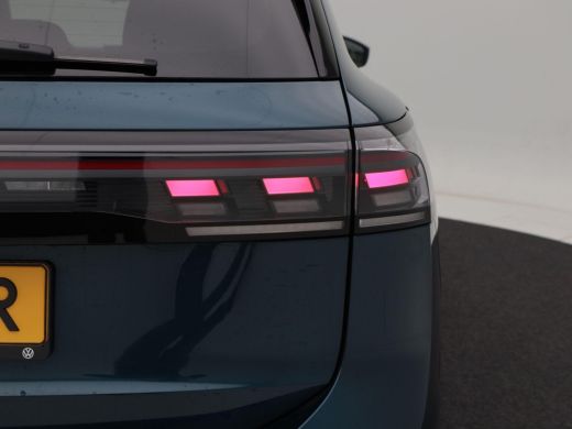 Volkswagen Tiguan 1.5 eHybrid 204 Pk Automaat R-Line Business | Trekhaak | Camera | Full LED | Stoel Verwarming/Koe... ActivLease financial lease