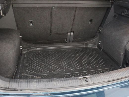 Volkswagen Tiguan 1.5 TSI R-Line | Stoelverwarming | Adaptive cruise | Matrix LED | Keyless | 19'' | Parkeerhulp | ... ActivLease financial lease