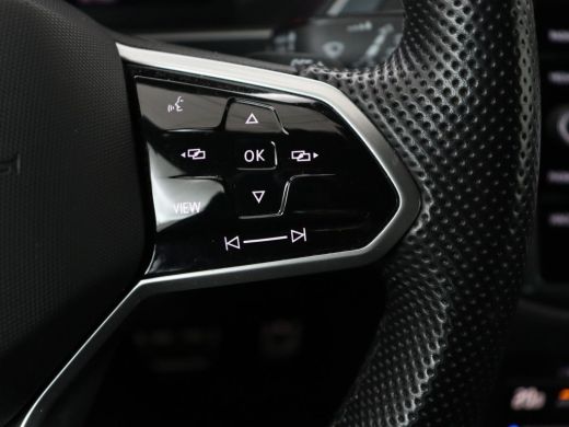 Volkswagen Tiguan 1.5 TSI R-Line | Stoelverwarming | Adaptive cruise | Matrix LED | Keyless | 19'' | Parkeerhulp | ... ActivLease financial lease