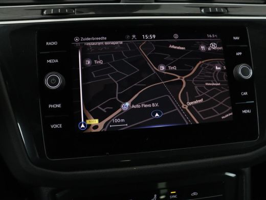 Volkswagen Tiguan 1.5 TSI R-Line | Stoelverwarming | Adaptive cruise | Matrix LED | Keyless | 19'' | Parkeerhulp | ... ActivLease financial lease