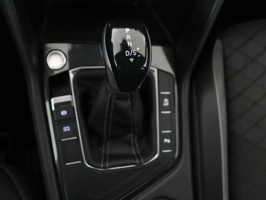 Volkswagen Tiguan 1.5 TSI R-Line | Stoelverwarming | Adaptive cruise | Matrix LED | Keyless | 19'' | Parkeerhulp | ... ActivLease financial lease