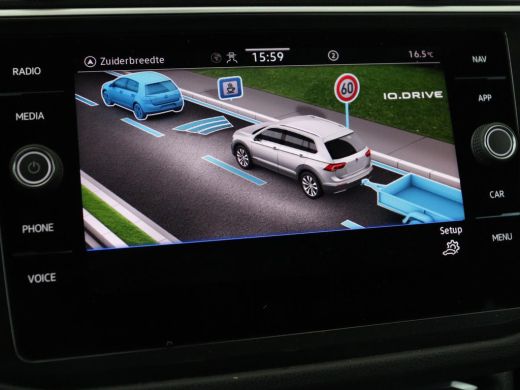 Volkswagen Tiguan 1.5 TSI R-Line | Stoelverwarming | Adaptive cruise | Matrix LED | Keyless | 19'' | Parkeerhulp | ... ActivLease financial lease