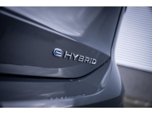 Volkswagen Tiguan R-Line Edition - eHybrid | 'App-Connect' draadloze smartphone integratie | Automatische afstandsr... ActivLease financial lease