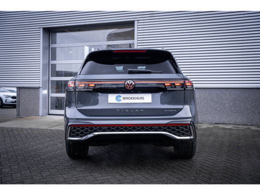 Volkswagen Tiguan R-Line Edition - eHybrid | 'App-Connect' draadloze smartphone integratie | Automatische afstandsr... ActivLease financial lease