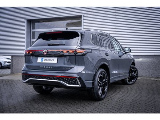 Volkswagen Tiguan R-Line Edition - eHybrid | 'App-Connect' draadloze smartphone integratie | Automatische afstandsr... ActivLease financial lease
