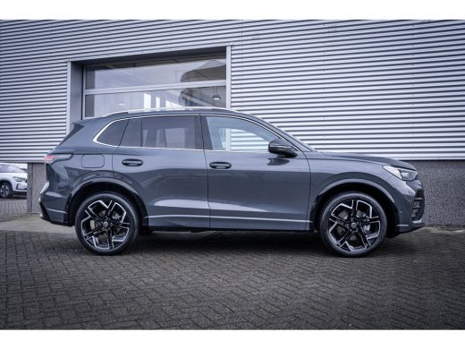 Volkswagen Tiguan R-Line Edition - eHybrid | 'App-Connect' draadloze smartphone integratie | Automatische afstandsr... ActivLease financial lease