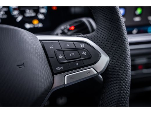 Volkswagen Tiguan R-Line Edition - eHybrid | 'App-Connect' draadloze smartphone integratie | Automatische afstandsr... ActivLease financial lease