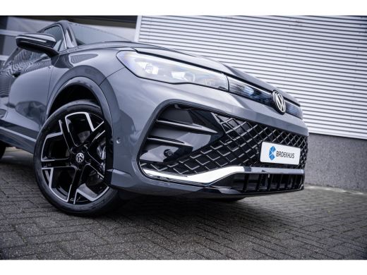 Volkswagen Tiguan R-Line Edition - eHybrid | 'App-Connect' draadloze smartphone integratie | Automatische afstandsr... ActivLease financial lease