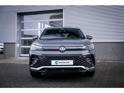 Volkswagen Tiguan R-Line Edition - eHybrid | 'App-Connect' draadloze smartphone integratie | Automatische afstandsr... ActivLease financial lease