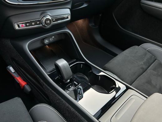 Volvo  EX40 Single Motor Extended Range Ultra 82 kWh | All-seasons | 360 camera | Pano | Harman/Kardon | Memo... ActivLease financial lease