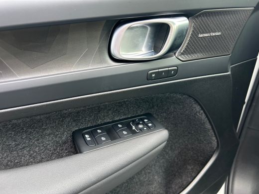 Volvo  EX40 Single Motor Extended Range Ultra 82 kWh | Trekhaak | Pixel-LED | All-seasons | Pano | Memory | C... ActivLease financial lease