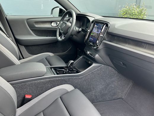 Volvo  EX40 Single Motor Extended Range Ultra 82 kWh | Trekhaak | Pixel-LED | All-seasons | Pano | Memory | C... ActivLease financial lease